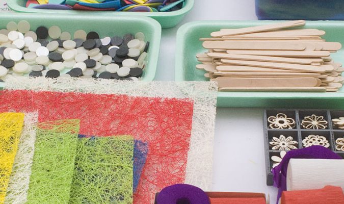 Fotografia di materiali diversi di cancelleria