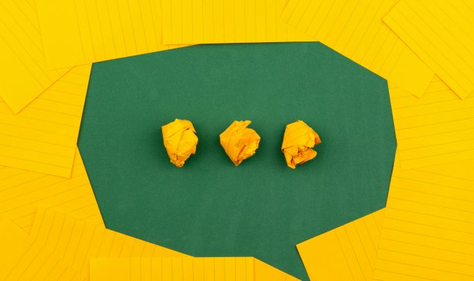 Fotografia di una vignetta ritagliata nella carta