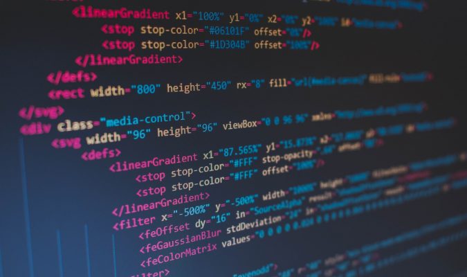 Fotografia di uno schermo in cui compare del codice in html